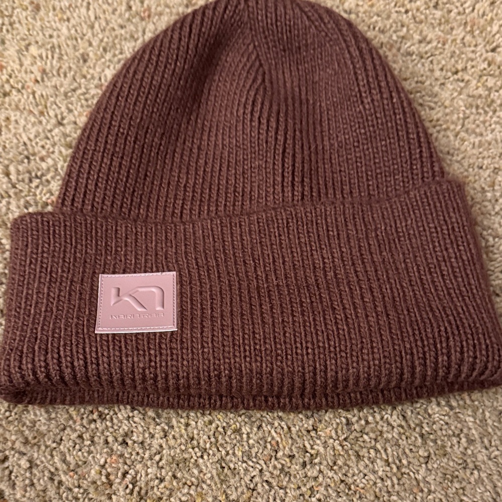 NWOT KARI TRAA womens O/S Knit BEANIE HAT merlot Cranberry